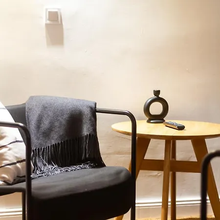 Budavibe W Ac By Nw * Budapest