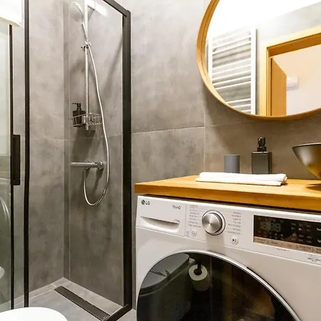 Budavibe W Ac By Nw * Budapest